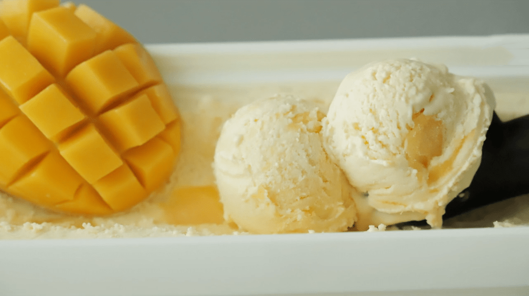【食譜】芒果冰淇淋做法：3分鐘學會懶人冰淇淋，細膩無冰渣！